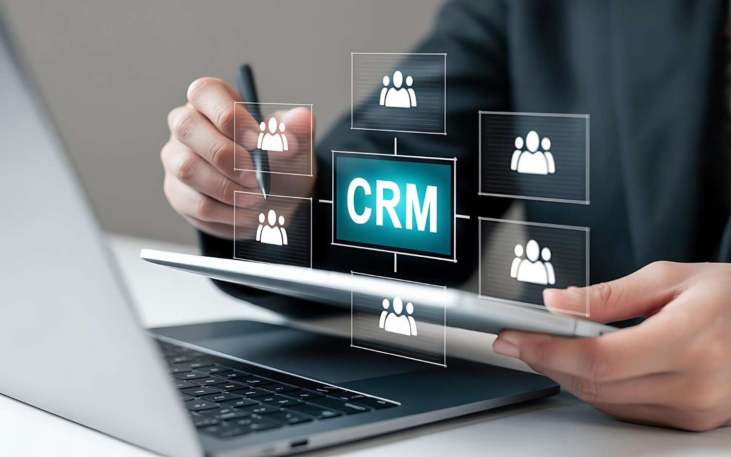 System CRM połączony z bazą klientów — opieka techniczna nad aplikacjami i systemami dedykowanymi